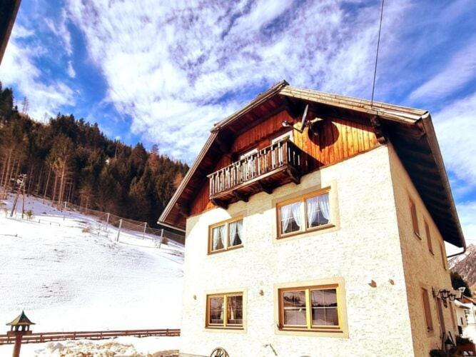Large Detached Holiday Home In Muhr Kültér fotó