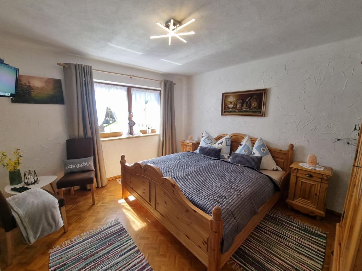 Large Detached Holiday Home In Muhr Kültér fotó