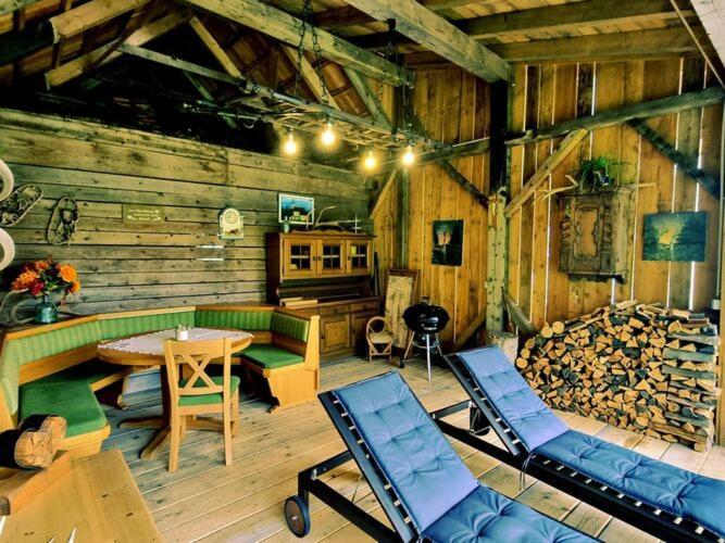 Large Detached Holiday Home In Muhr Kültér fotó